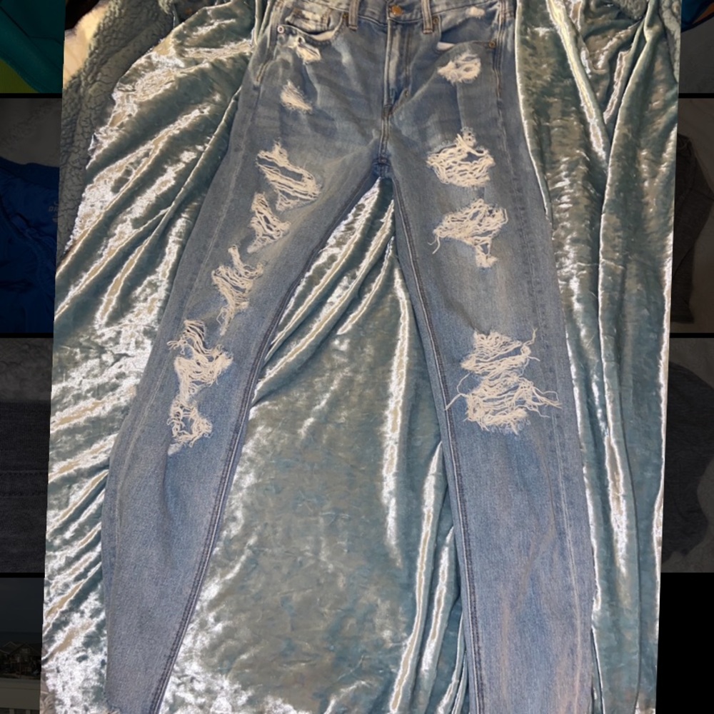 American Eagle mom jeans